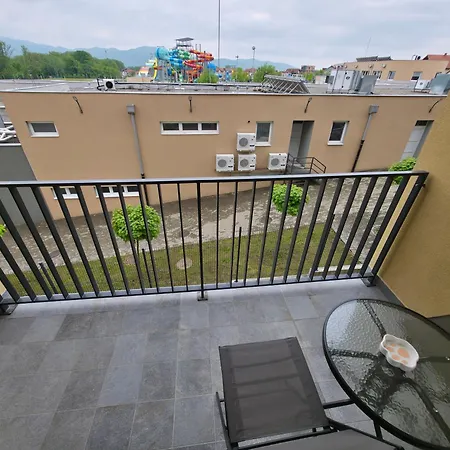 Apartment A11 & Free Parking